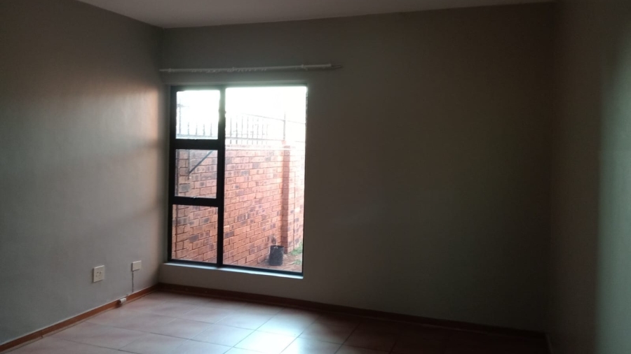 To Let 3 Bedroom Property for Rent in Langenhovenpark Free State